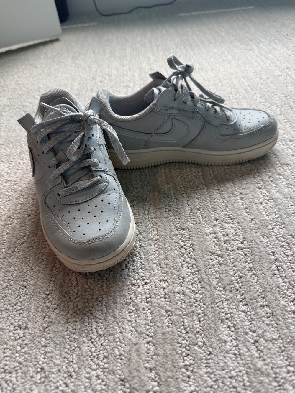 Nike Low-Top Sneakers in Light Gray
